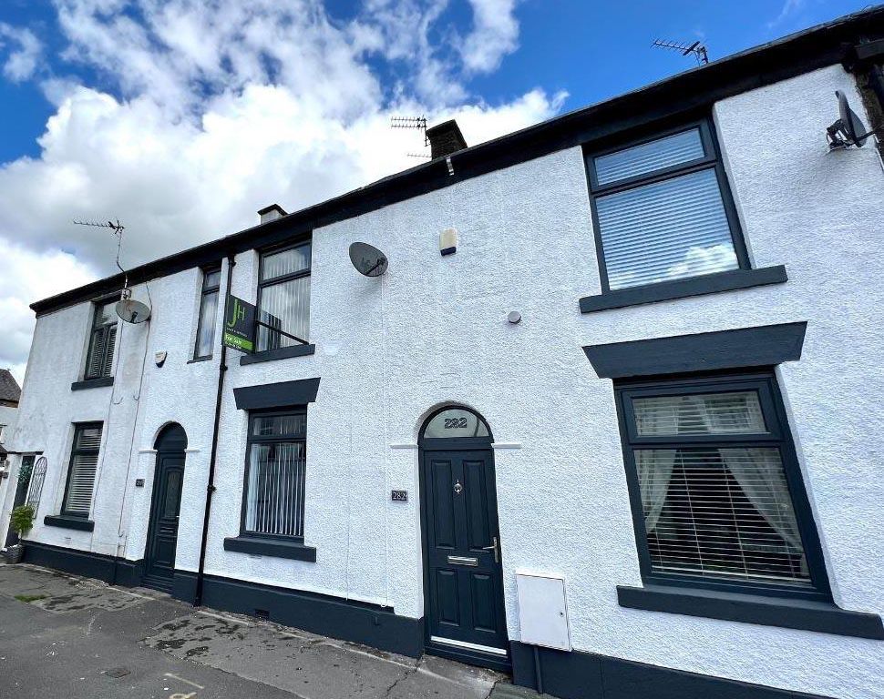2 bed terraced house for sale in Tottington Road, Tottington, Bury BL8