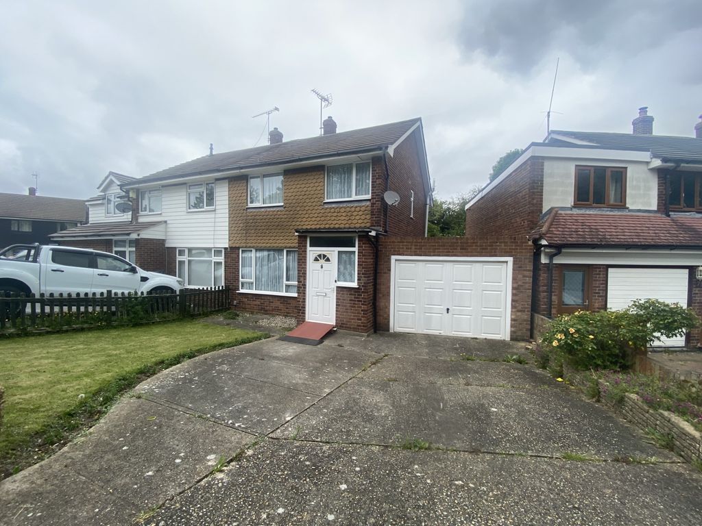 3 bed semidetached house for sale in Rowland Close, Gillingham, Kent