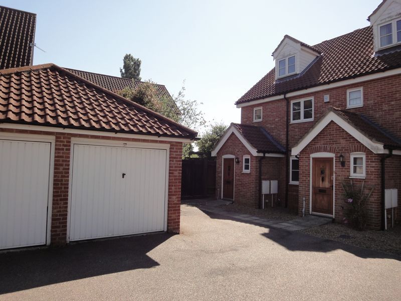 4 bed town house for sale in Chapel Road, Attleborough NR17, £265,000