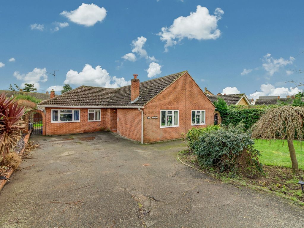 3 bed detached bungalow for sale in Stores Lane, Tiptree, Colchester CO5, £500,000 Zoopla