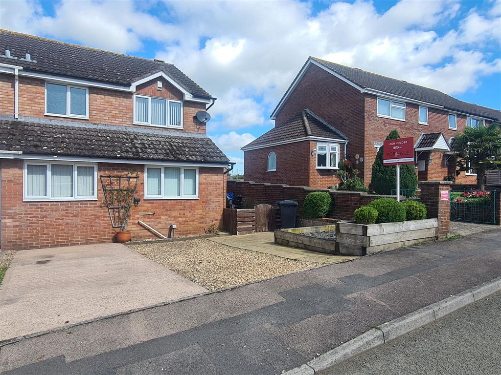 3 bed semidetached house for sale in Colchester Close, WestburyOn