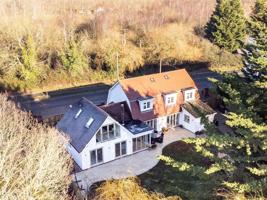 5 bed detached house for sale in Southend Road, Howe Green, Chelmsford