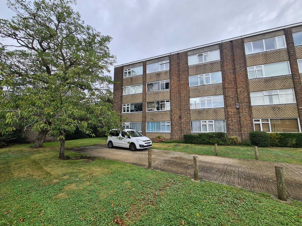 Studio to rent in Alfriston House, Broadwater Street East, Worthing