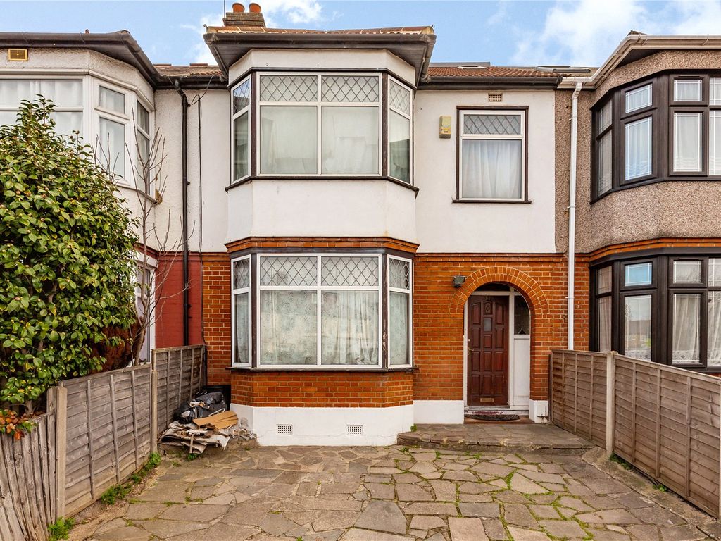 4 bed terraced house for sale in South Park Drive, Ilford IG3 Zoopla