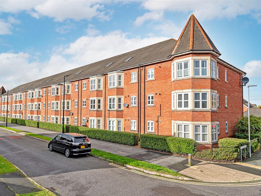 2 bed flat to rent in Houston Gardens, Great Sankey, Warrington WA5, £875 pcm Zoopla