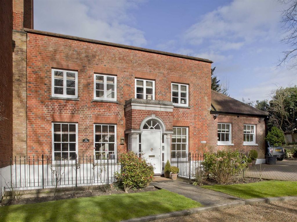 3 bed detached house for sale in Totteridge Village, London N20, £