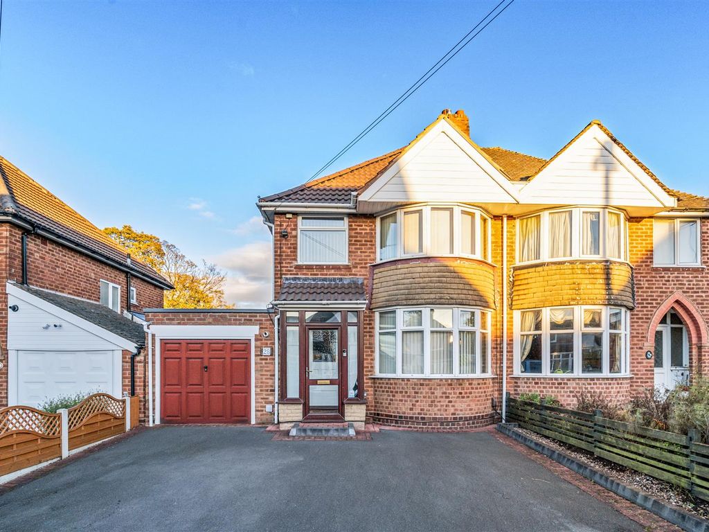 3 bed semidetached house for sale in Kimberley Road, Solihull B92, £