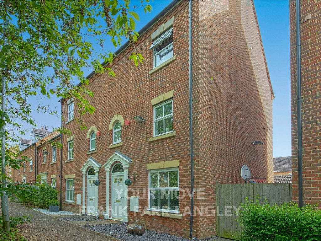 3 bed end terrace house for sale in Parsons Road, Langley SL3 Zoopla