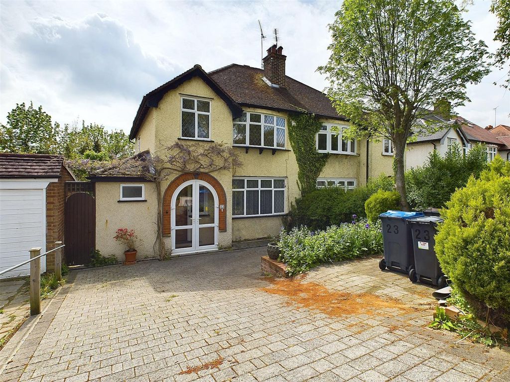 4-bed-semi-detached-house-for-sale-in-woodmansterne-road-coulsdon-cr5