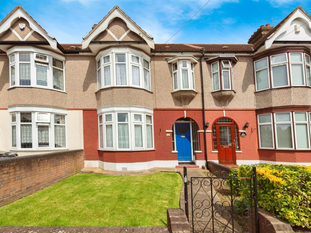 3 bed terraced house for sale in Dawlish Drive, Ilford IG3, £535,000