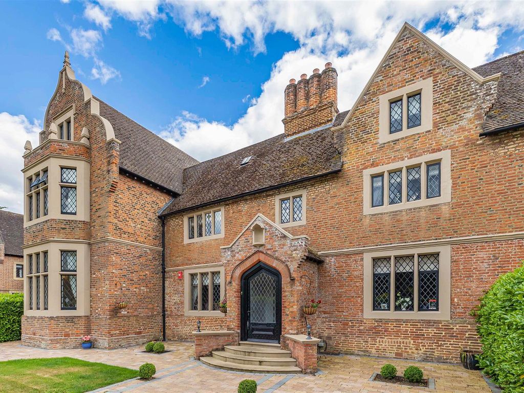 5 bed country house for sale in St. Marys Lane, Hertingfordbury