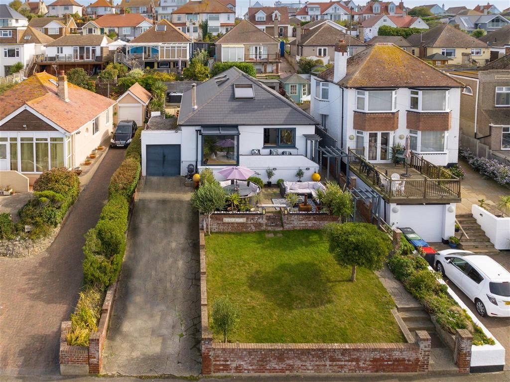 4 bed detached bungalow for sale in Hampton Pier Avenue, Herne Bay