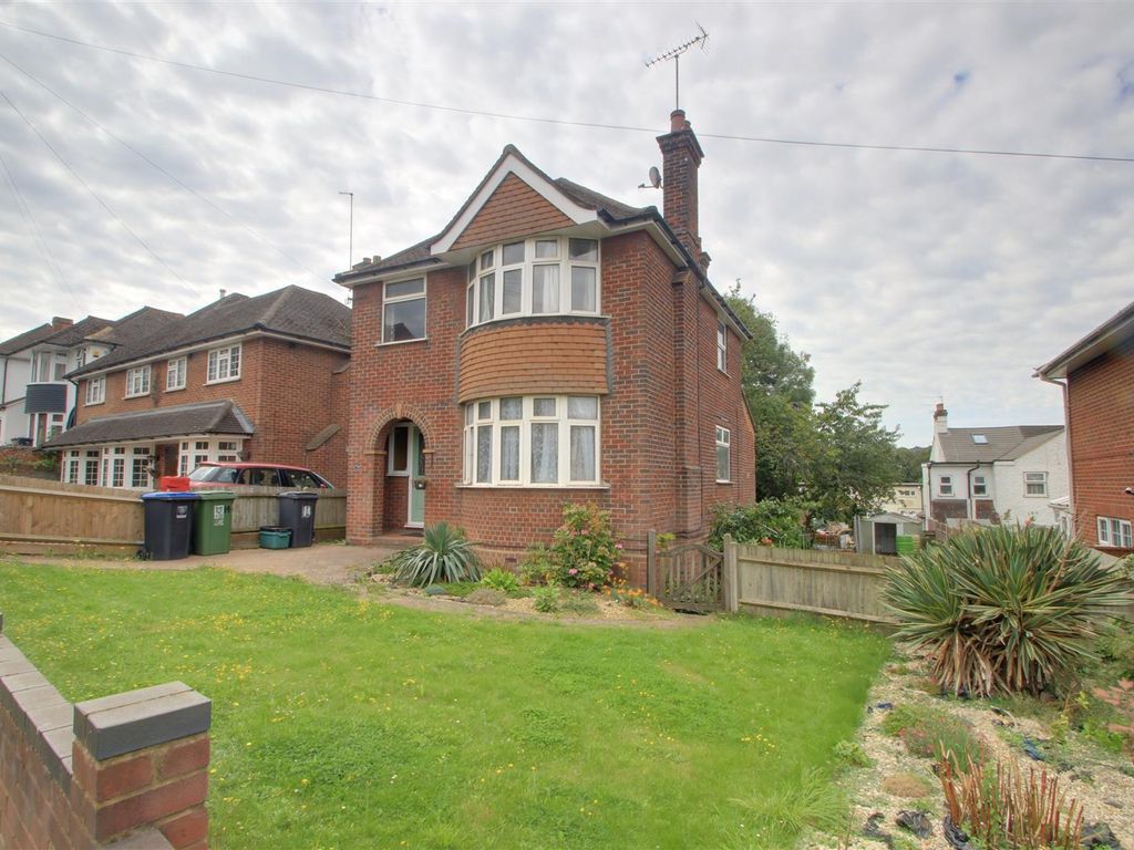 3 bed detached house for sale in Belswains Lane, Hemel Hempstead HP3, £