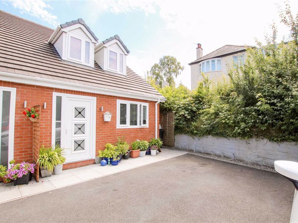 3 bed semidetached house for sale in Bank View, Bagillt Road, Greenfield, Flintshire CH8 Zoopla