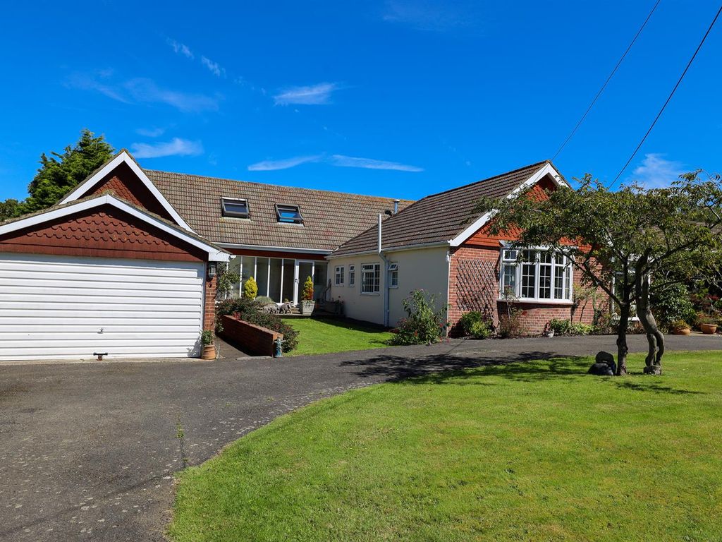 5 bed detached house for sale in Rockmead Road, Fairlight, Hastings