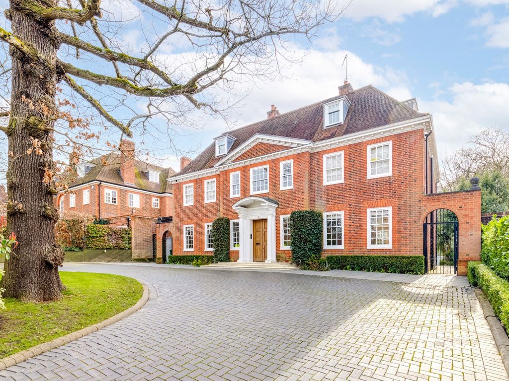 6 bed detached house for sale in Ingram Avenue, Hampstead Garden Suburb