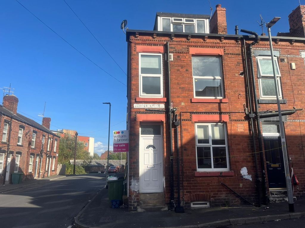 2 bed end terrace house for sale in Bangor Grove, Lower Wortley, Leeds