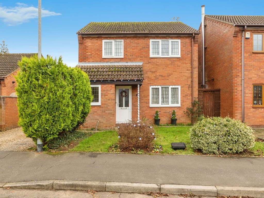 3 bed detached house for sale in Richmond Park, Attleborough, Norfolk