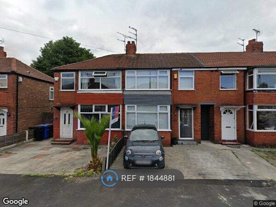 2 bed semidetached house to rent in St Davids Road, Cheadle SK8, £