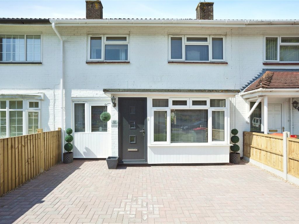 3 bed terraced house for sale in Scott Road, Crawley, West Sussex RH10