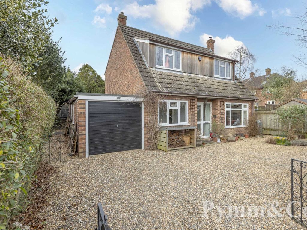 3 bed detached house for sale in Hillside Avenue, Thorpe St Andrew NR7