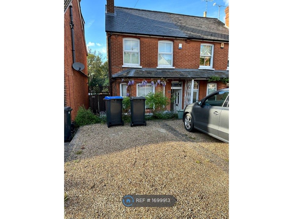 Room to rent in Connaught Road, Woking GU24 Zoopla