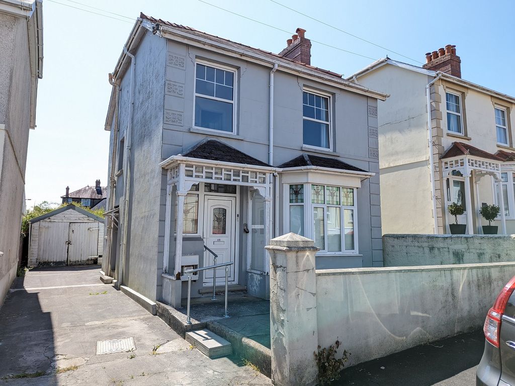 3 bed detached house for sale in St. Davids Avenue, Carmarthen