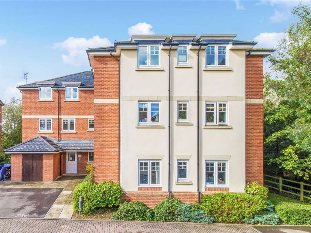 2 bed flat to rent in White Horse House, Wolage Drive, Wantage