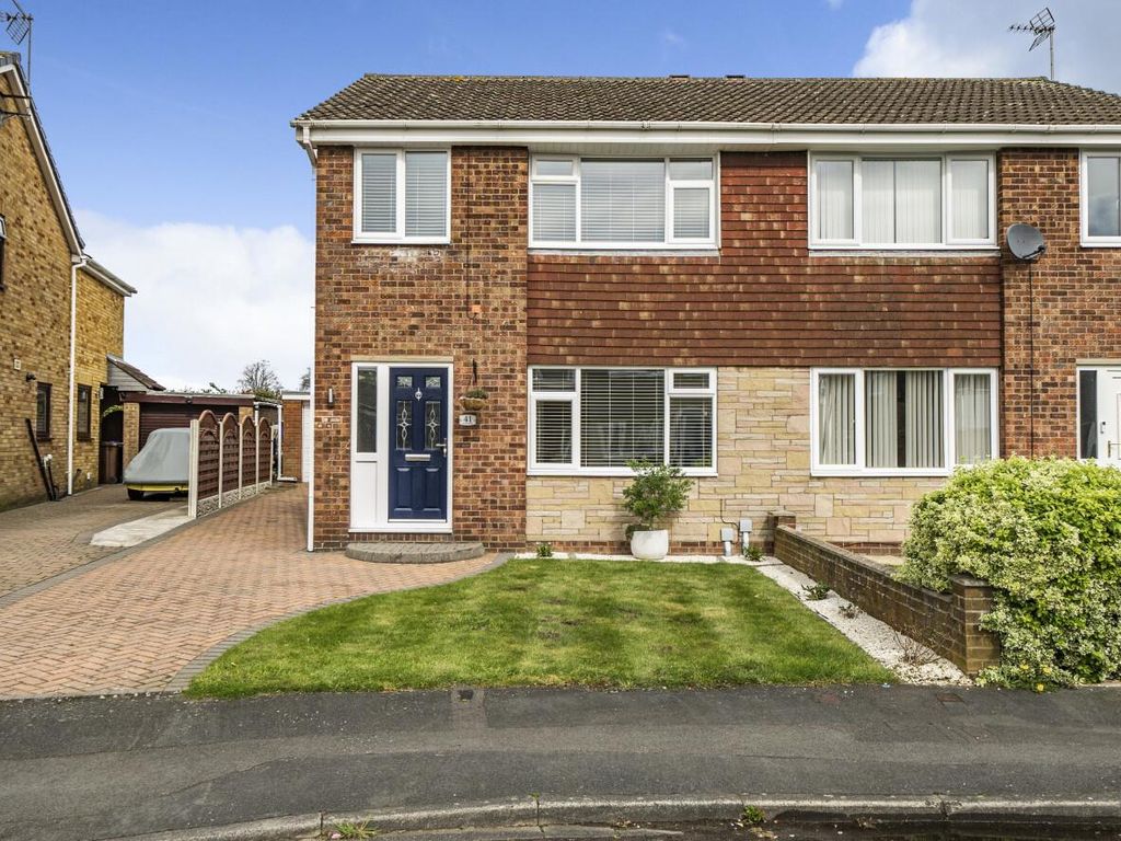 3 bed semidetached house for sale in Myrtle Avenue, Selby YO8, £