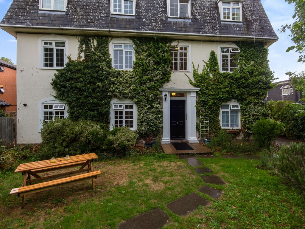 2 bed flat for sale in The Woodlands, Isleworth TW7 Zoopla