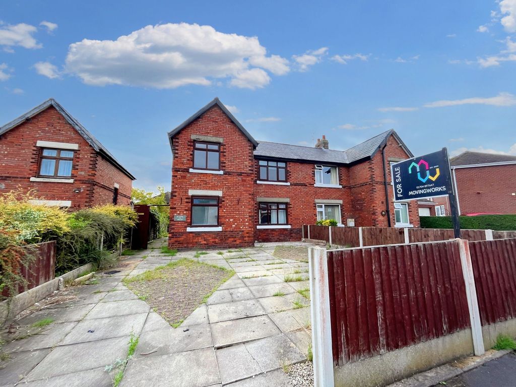 3 bed semidetached house for sale in Manor Road, Burscough L40, £