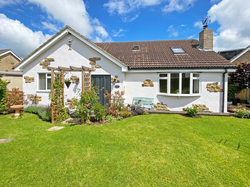 4 bed detached bungalow for sale in Brookfield, Hampsthwaite, Harrogate