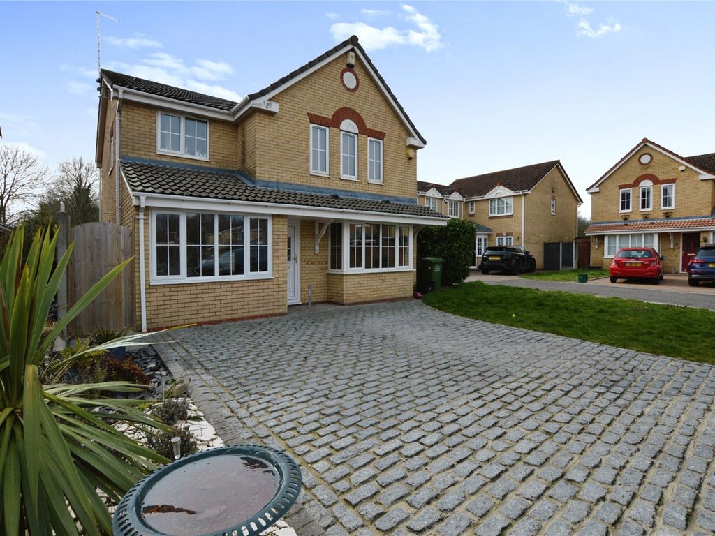4 bed detached house for sale in West Avenue, Langdon Hills, Essex SS16