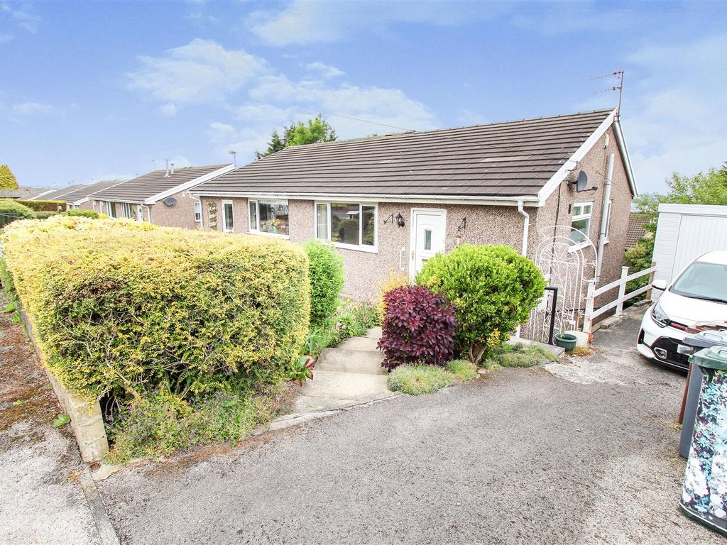 2 bed semidetached bungalow for sale in Watty Hall Avenue, Bradford