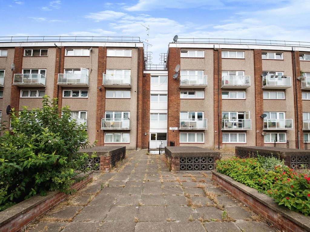 3 bed flat for sale in Belle Vue Estate, Victoria Road, Hendon NW4, £