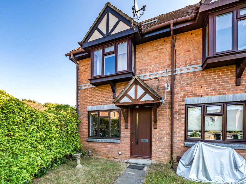 1 bed flat for sale in Burpham, Guildford, Surrey GU4, £235,000 Zoopla