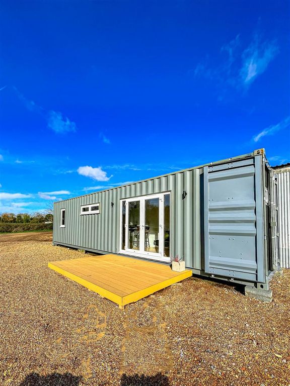 1 bed mobile/park home for sale in Mill Road, BurnhamOnCrouch CM0, £