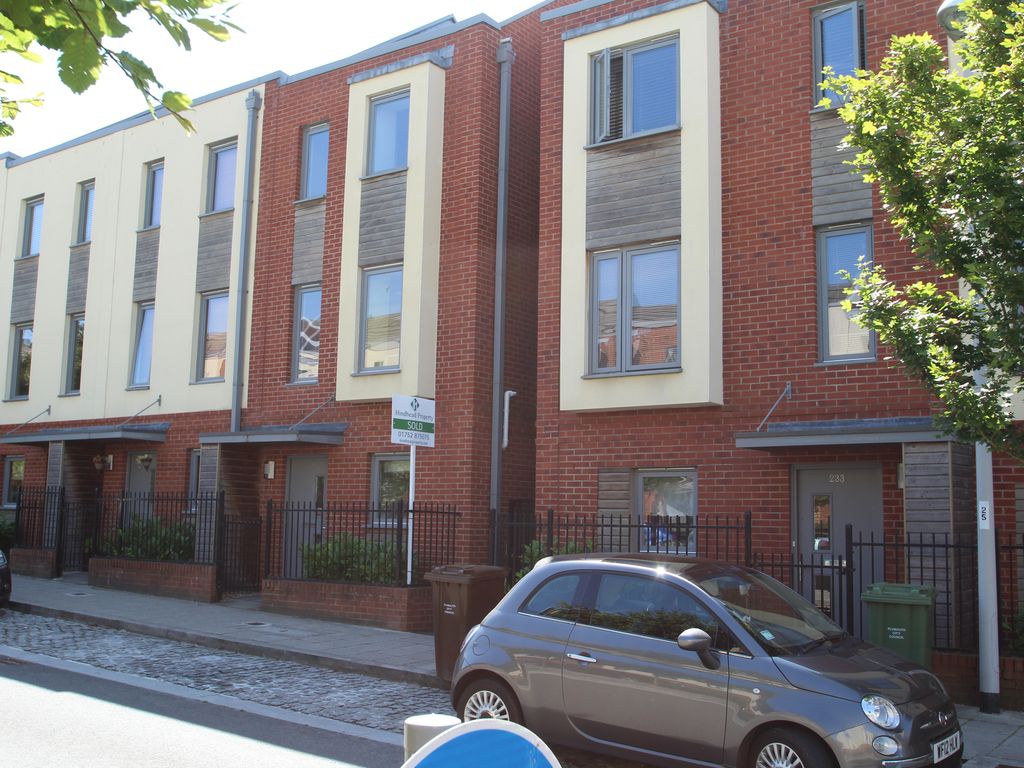 3 bed terraced house to rent in Fore Street, Devonport, Plymouth PL1