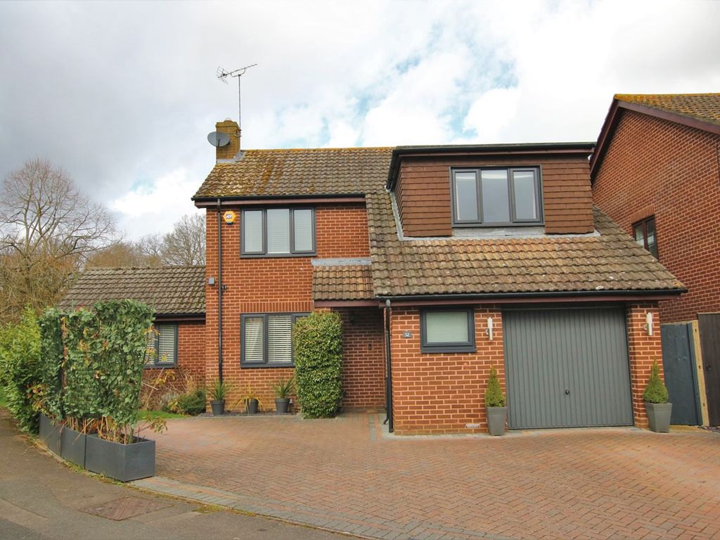 3 bed detached house for sale in Culloden Way, Wokingham RG41 Zoopla