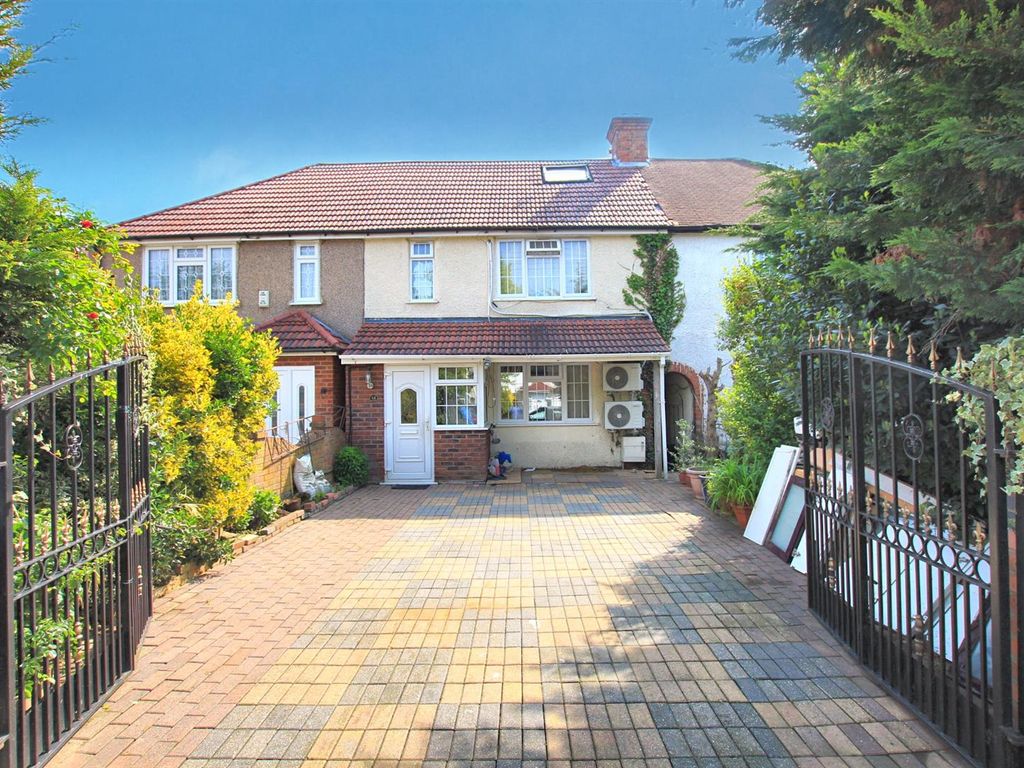 3 bed terraced house for sale in The Alders, Heston TW5, £525,000 Zoopla