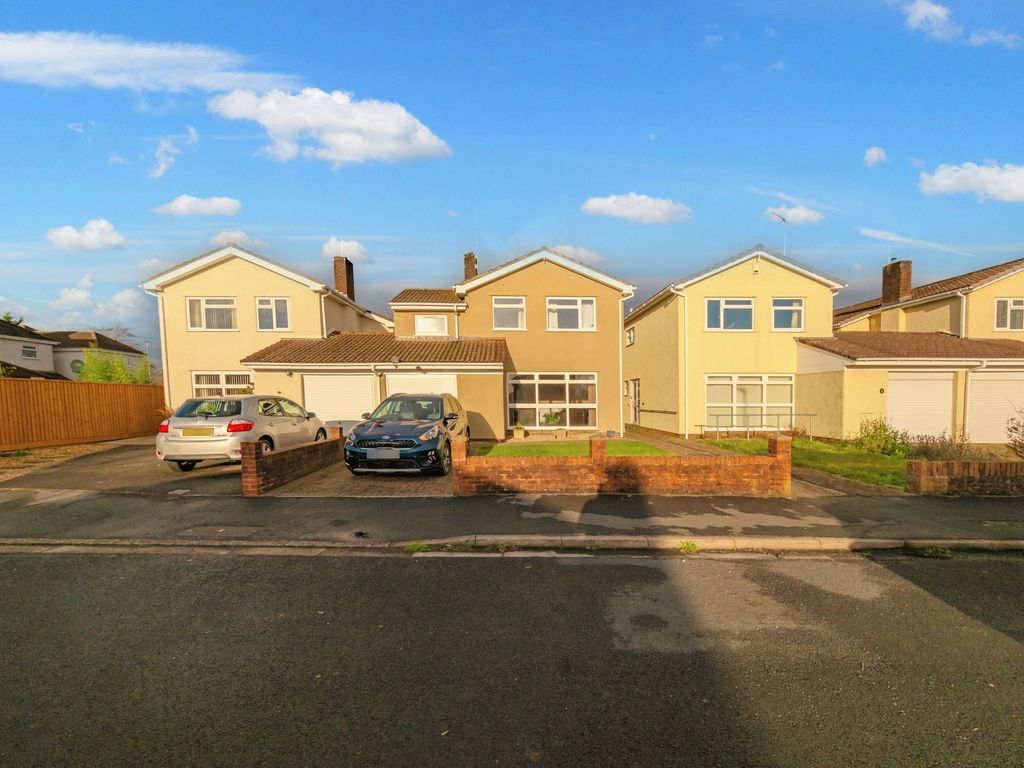 5 bed linkdetached house for sale in Westerleigh Close, Bristol BS16, £500,000 Zoopla