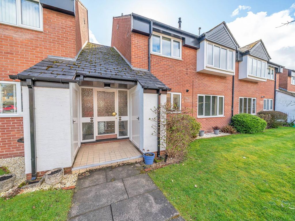 2 bed flat for sale in Gledhill Park, Tamworth Road, Lichfield WS14