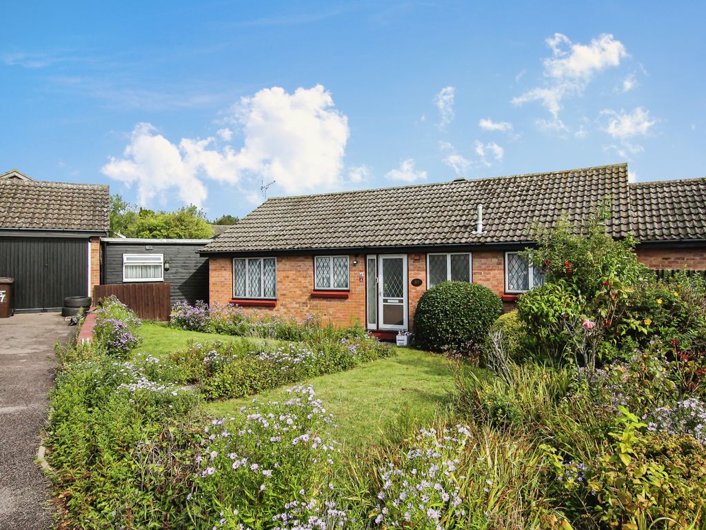 3 bed detached bungalow for sale in Shetland Road, Haverhill CB9, £