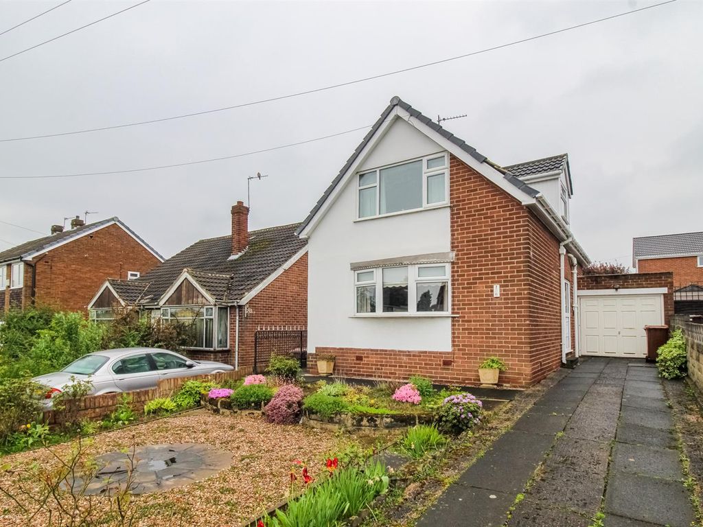 2 bed detached bungalow for sale in Towngate, Ossett WF5, £257,500 Zoopla