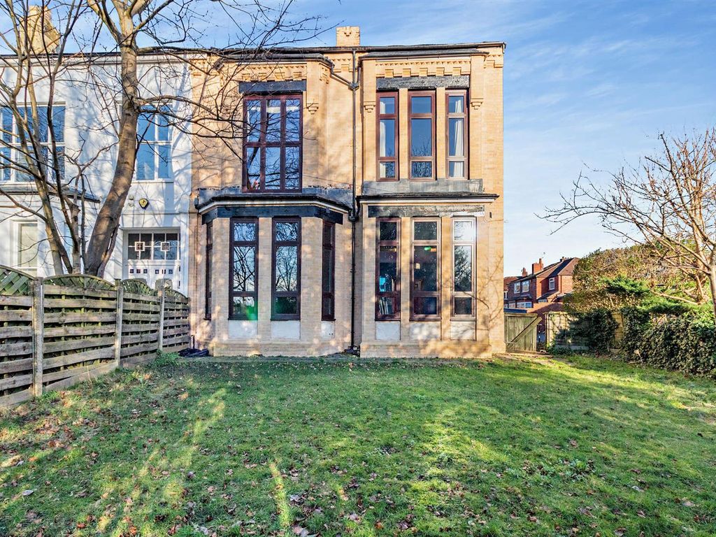 5 bed property for sale in Bent Lane, Prestwich, Manchester M25, £