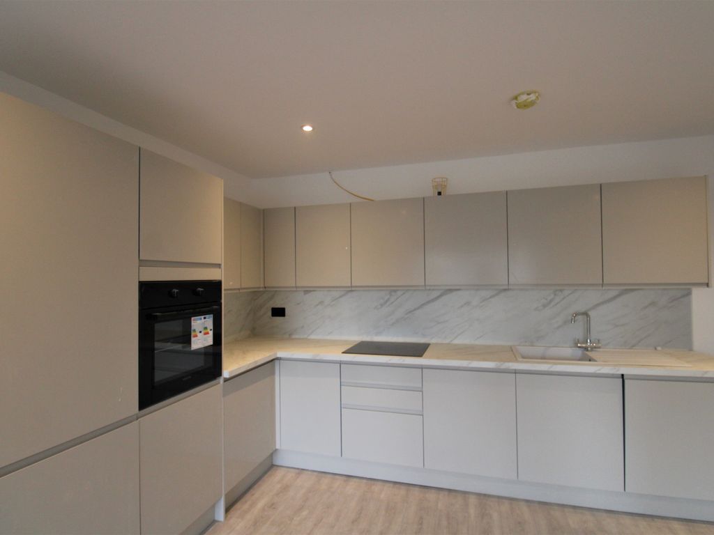 2 bed flat to rent in Mulgrave Road, Croydon, Surrey CR0, £1,650 pcm Zoopla