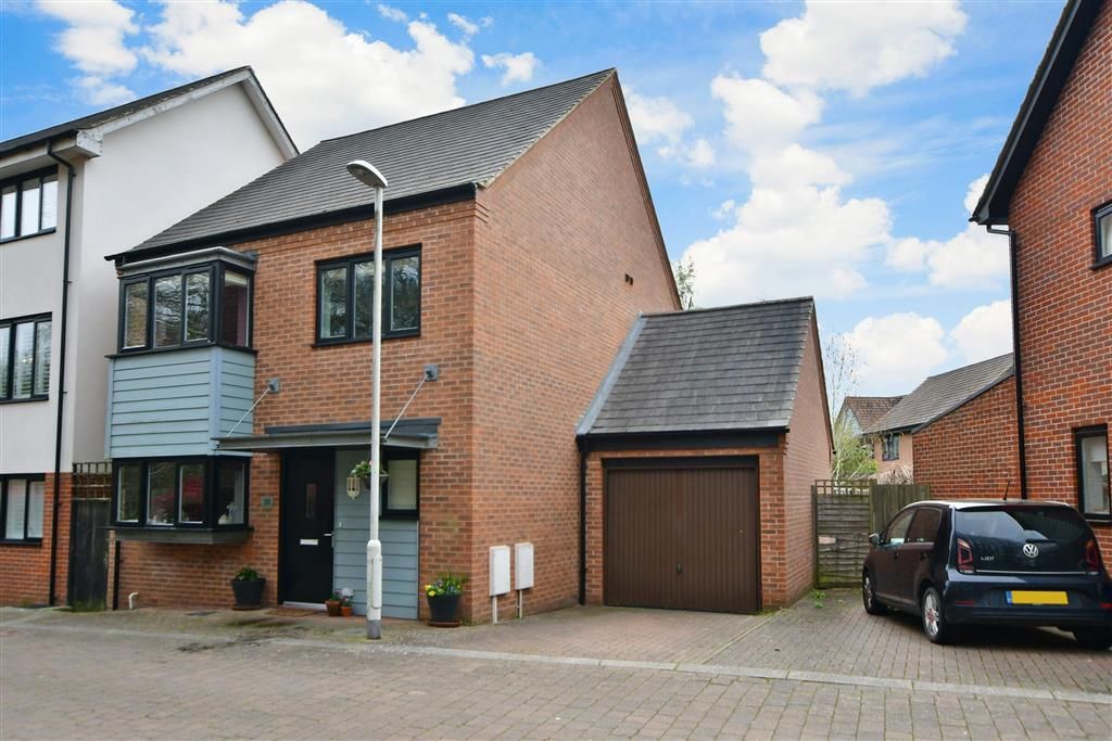 4 bed detached house for sale in Beadsman Crescent, Leybourne, West