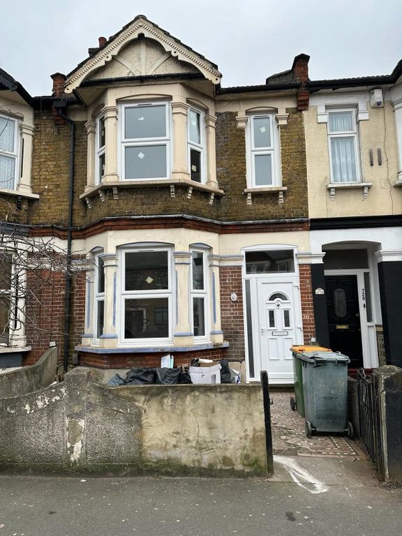 6 bed shared to rent in Barking Road, Upton Park E13, £