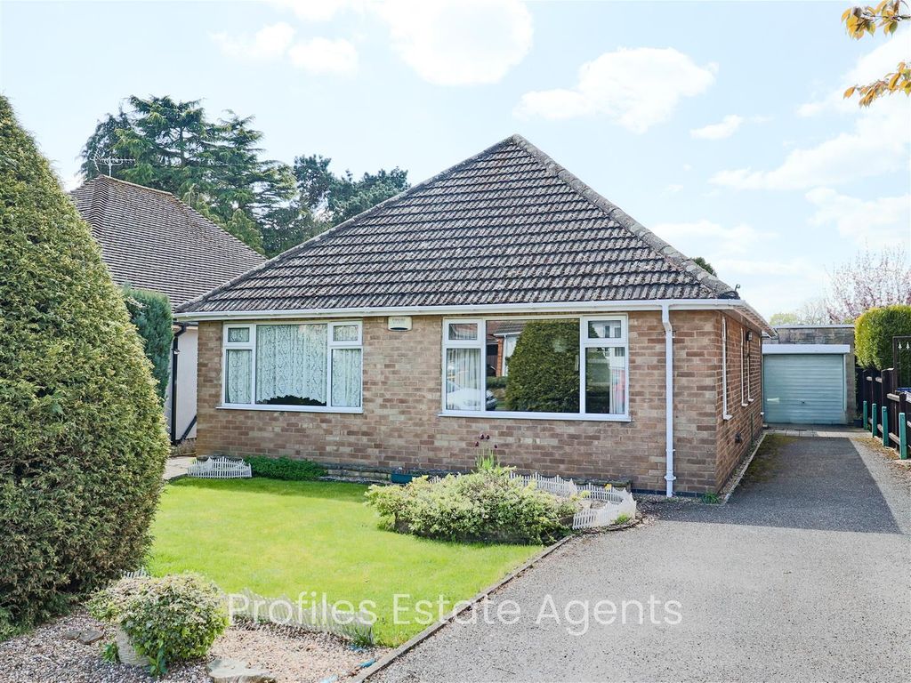 2 bed detached bungalow for sale in Hall Road, Burbage, Hinckley LE10, £360,000 Zoopla