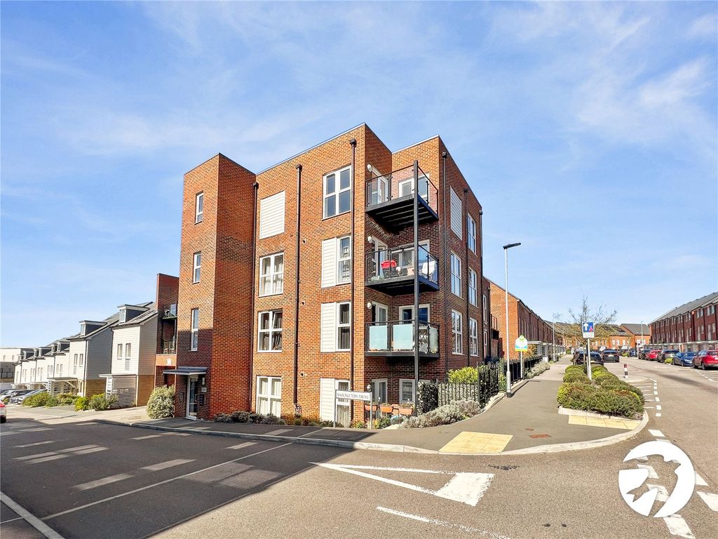 2 bed flat to rent in Shackleton Drive, Dartford, Kent DA1 Zoopla
